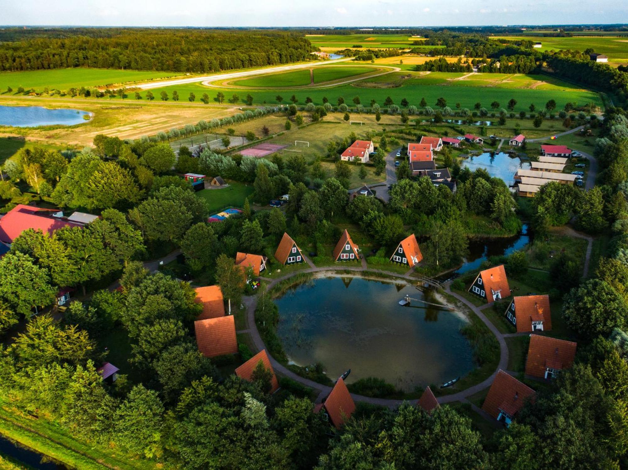 Vakantiepark Eigen Wijze Bant Exteriör bild